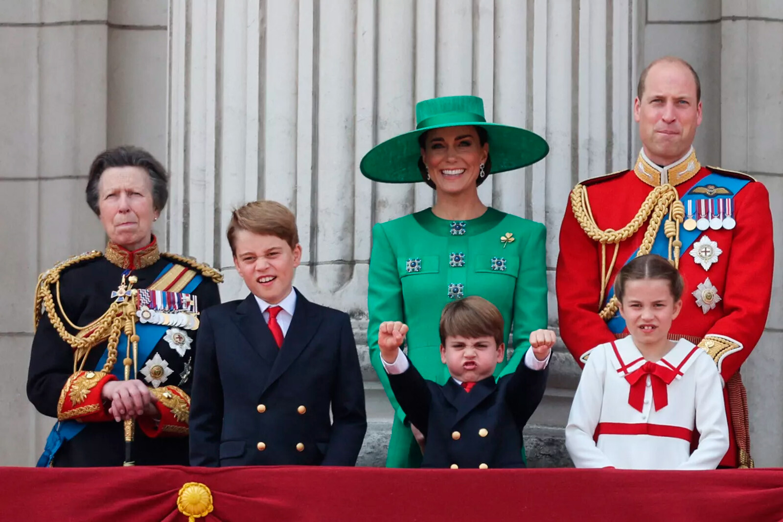Принцесса Анна, принц Уильям и Кейт Миддлтон с детьми на параде Trooping the Colour, 2023