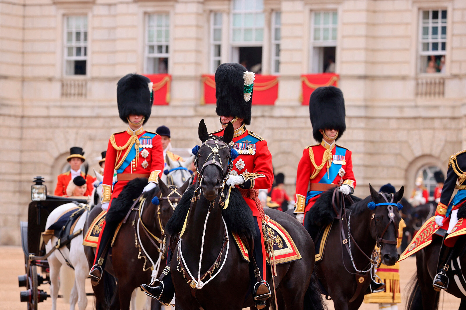 Король Карл III и принц Уильям во время парада&nbsp;Trooping the Colour, 2023