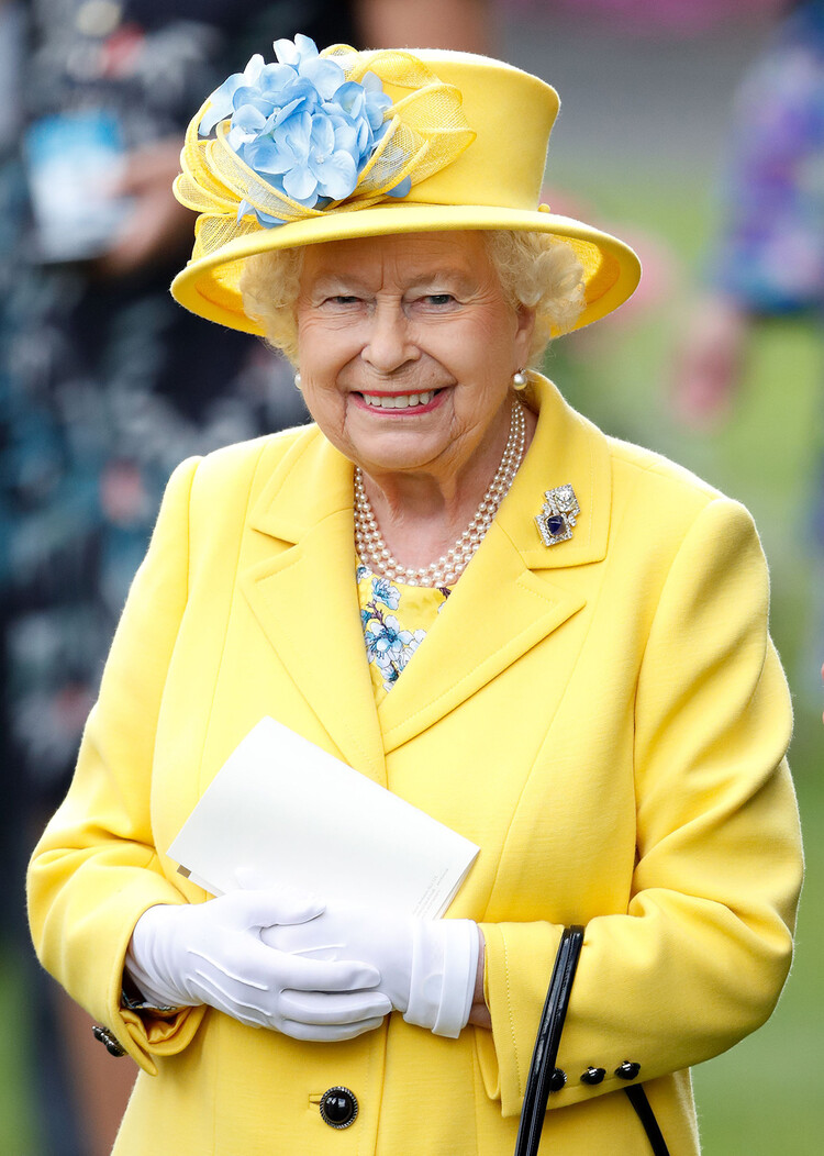 Почему королева Елизавета II может пропустить празднование в честь своего Платинового юбилея?