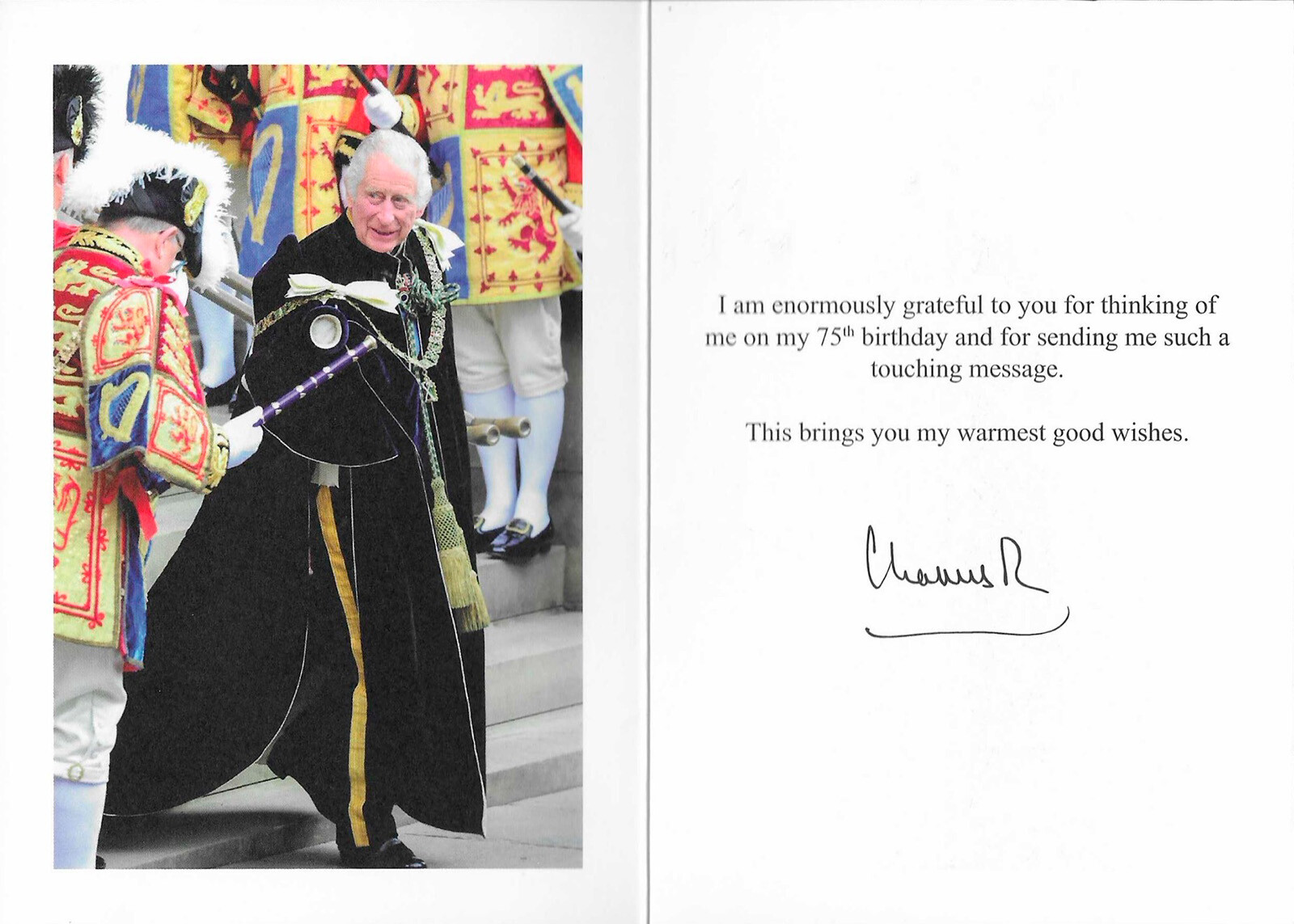 Карл III выбрал особую фотографию для благодарственных писем, которые он разошлёт своим поклонникам