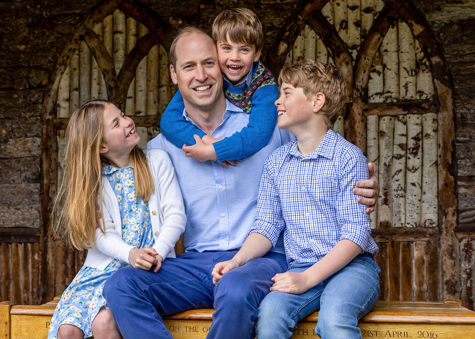 Принц Уильям с детьми принцами Джорджем, Луи и принцессой Шарлоттой, 2023