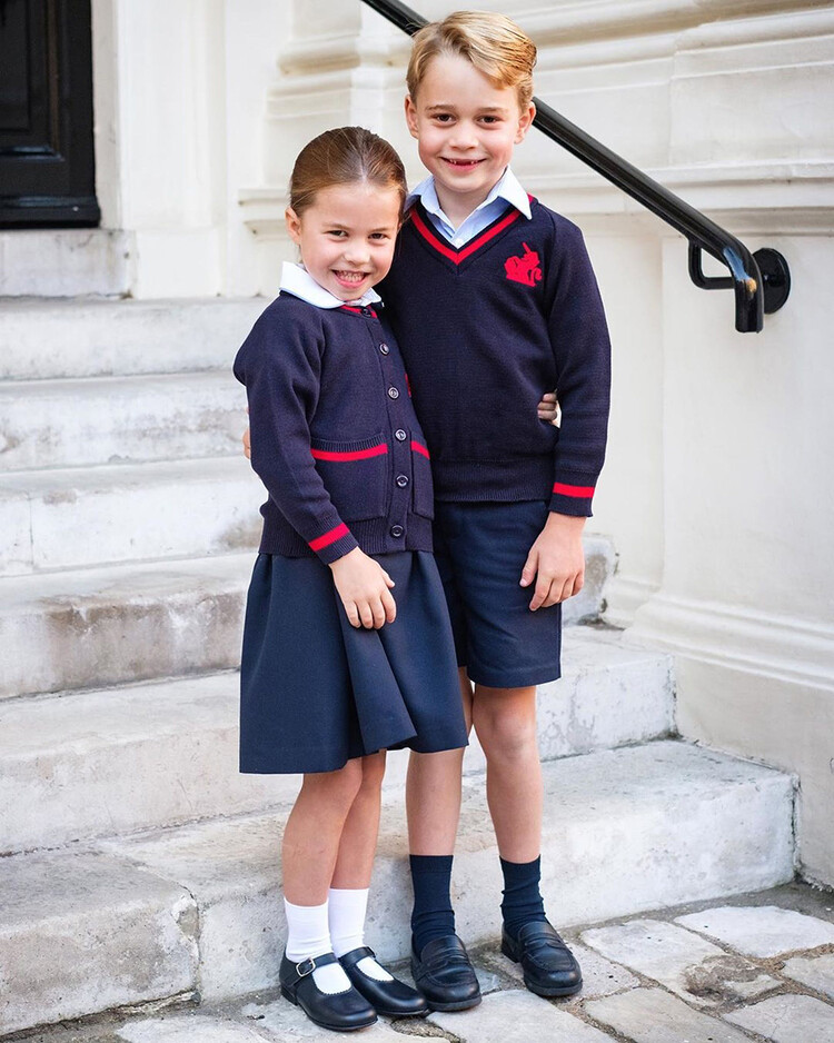 Принцесса Шарлотта с принцем Джорджем в первый день в школе Томаса Баттерси в Лондоне 5 сентября 2019 года