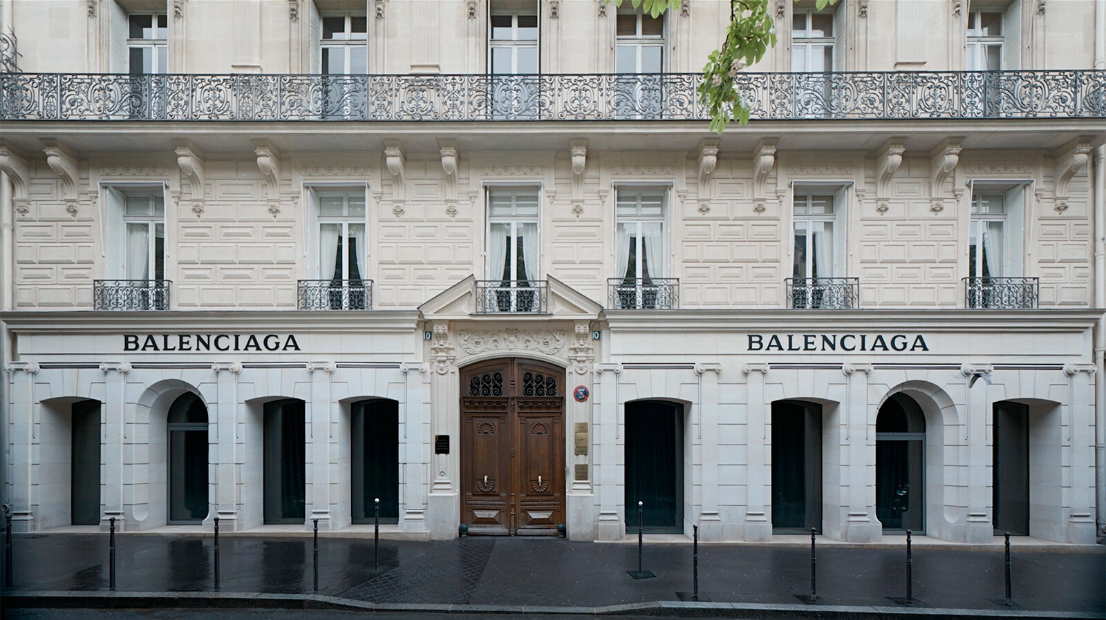 Balenciaga возвращается в историческую штаб-квартиру