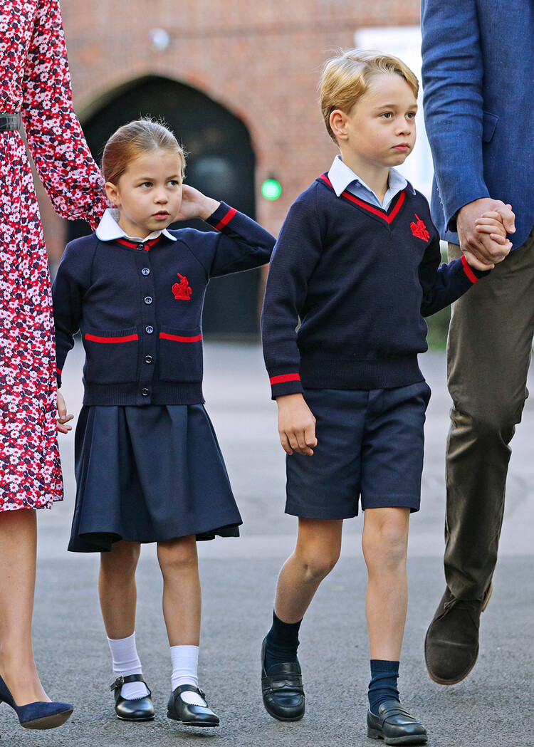 Принц Джордж и принцесса Шарлота в их первый день в школе, 2017