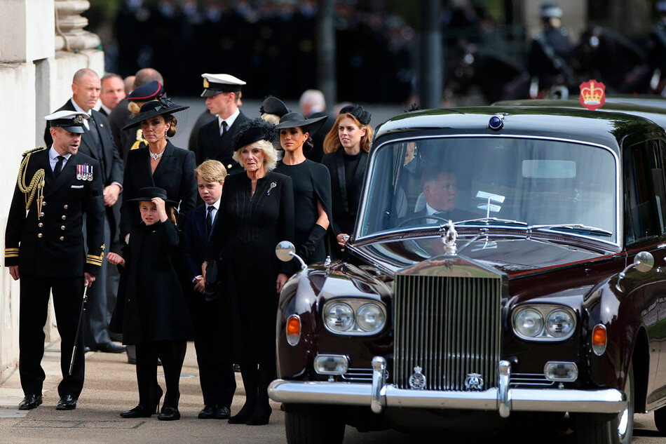 Члены королевской семьи на похоронах королевы Елизаветы II