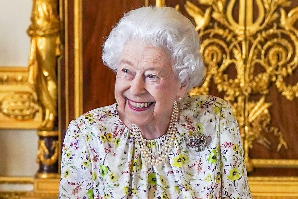 Королева Елизавета II поздравила всех с Днём матери особенной фотографией