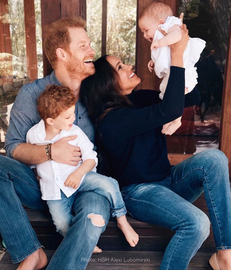 Принца Гарри и Меган Маркл с детьми Арчи и Лилибет, 2021