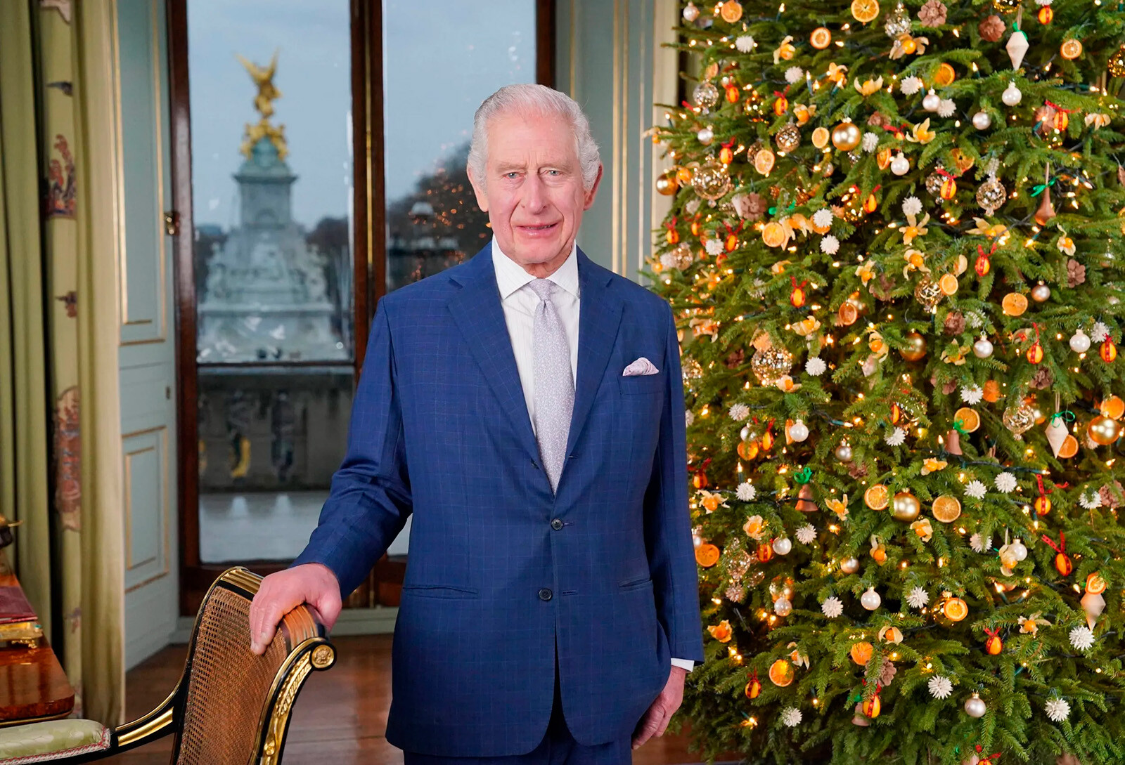 Король Карл III нарушил королевскую традицию в своём рождественском послании