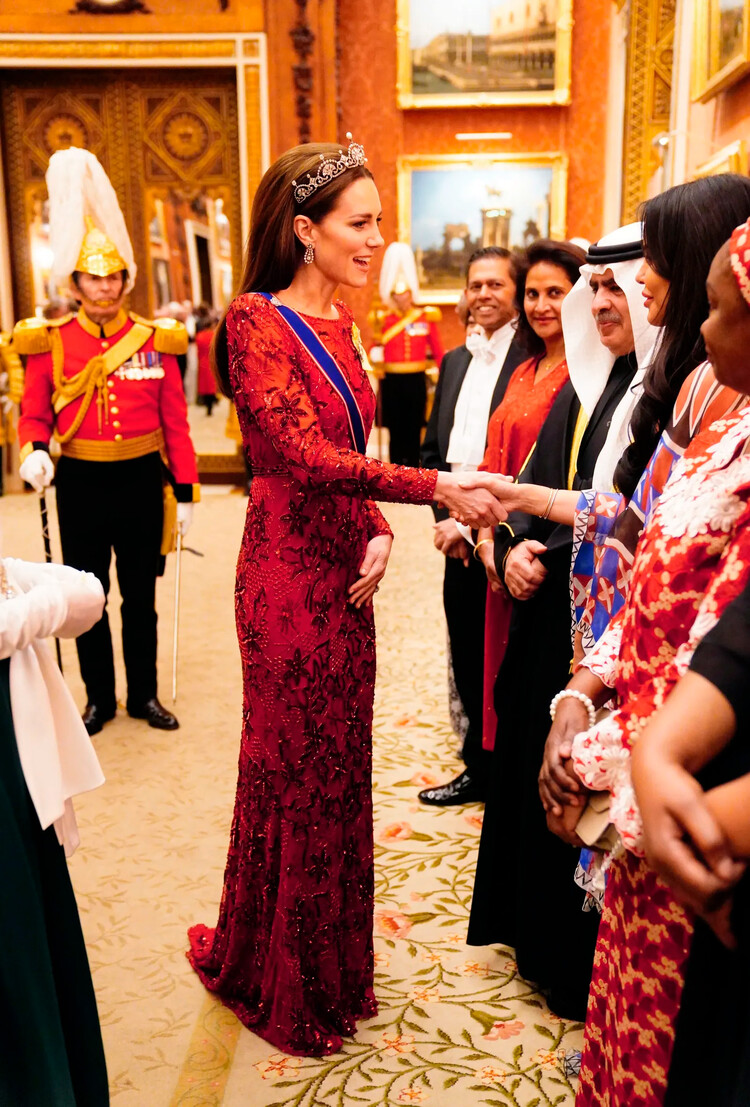Кейт Миддлтон&nbsp;во время дипломатического&nbsp;приёма в Букингемском дворце