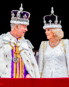 Одной церемонии мало: Карл III будет повторно коронован в Шотландии