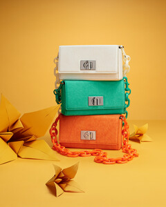 Искусство оригами: бренд Furla представил новую сумку Bloom Bag