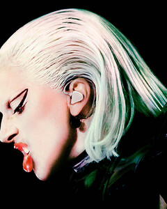 Леди Гага выпустит новый концертный фильм «Gaga Chromatica Ball»