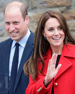 Кейт Миддлтон и принц Уильям впервые посетили Уэльс в качестве принца и принцессы Уэльских