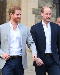 Королевская семья помнит: Уильям и Гарри поделились тёплыми воспоминаниями о принце Филиппе