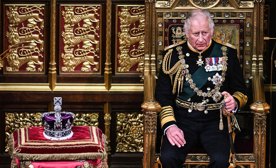 Принц Чарльз, принц Уэльский, после прочтения речи королевы Елизаветы II в Палате лордов во время государственного открытия парламента в здании парламента в Лондоне, 10 мая 2022 года