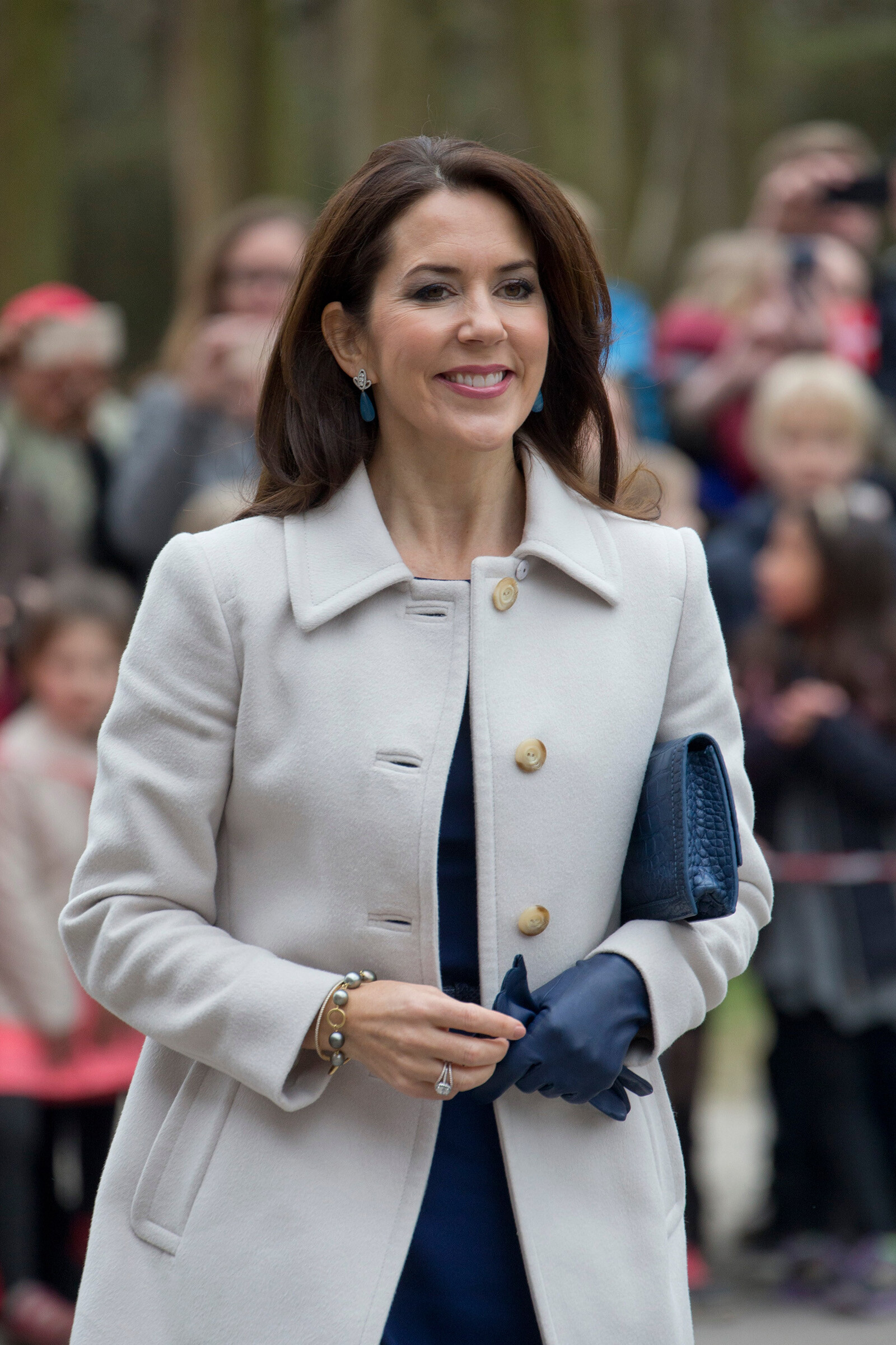 Королева Мэри во время посещения школы в Копенгаген, 2016