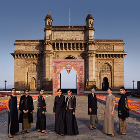 Dior готовит документальный фильм о показе в Мумбаи