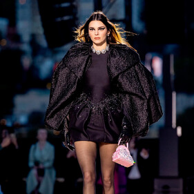 5 вещей, которые нужно знать о показе Versace в Лос-Анджелесе
