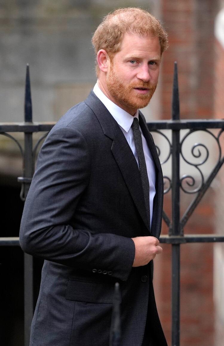 Принц Гарри избегал встречи с королевской семьёй во время своего недавнего визита в Великобританию