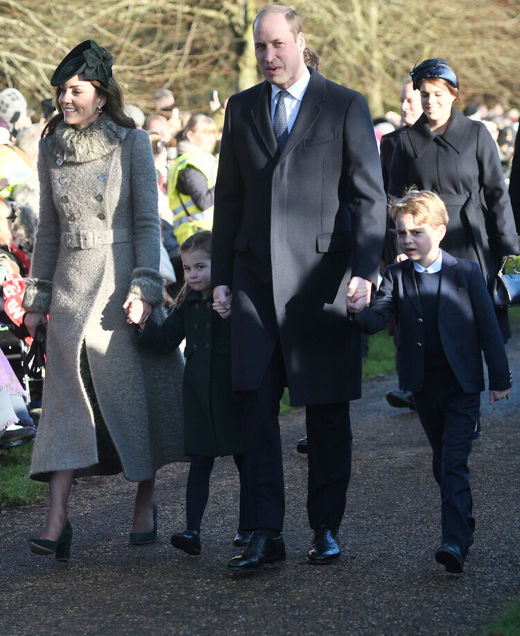 Принц Уильям и Кейт Миддлтон с детьми принцем Джорджем и принцессой Шарлоттой