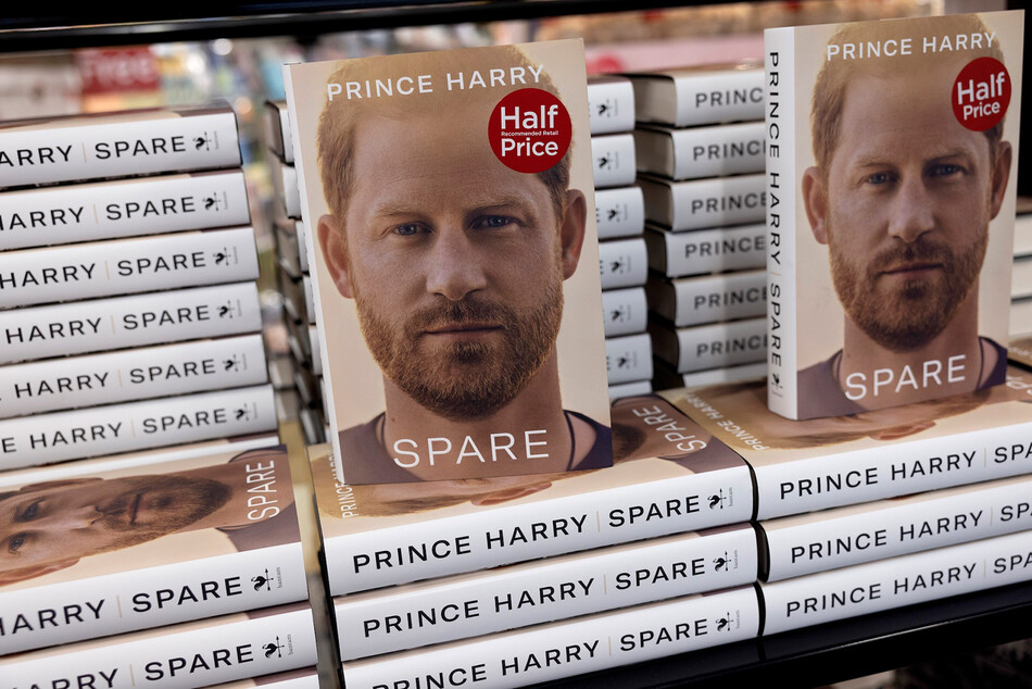 Мемуары принца Гарри стали самой быстропродаваемой книгой всех времён
