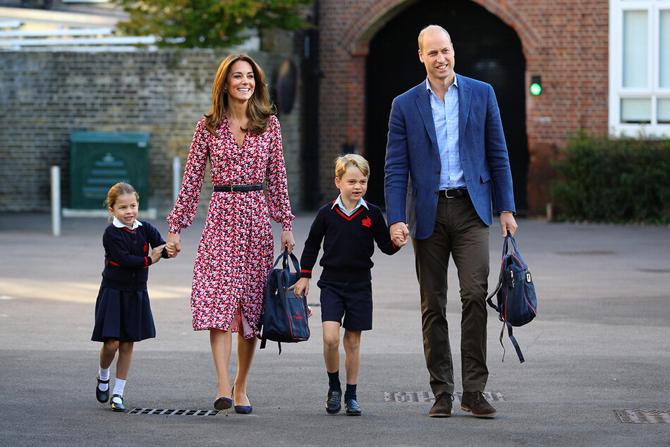 Принц Уильям и Кейт Миддлтон с детьми принцем Джорджем и принцессой Шарлоттой,2019