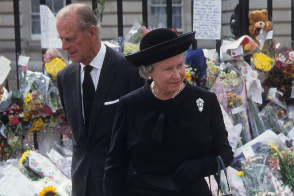 Публичные похороны Дианы, принцессы Уэльской, Лондон, Великобритания, 6 сентября 1997 года, королевы Елизаветы II и принца Филиппа, герцога Эдинбургского, 6 сентября 1997 года
