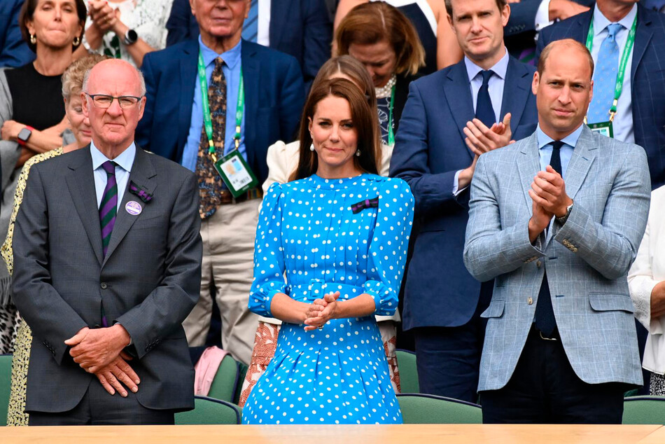Принц Уильям и его жена герцогиня Кэтрин в королевской ложе во время четвертьфинального матча мужского одиночного разряда Чемпионата мира по теннису в Лондоне 5 июля 2022 года, Великобритания