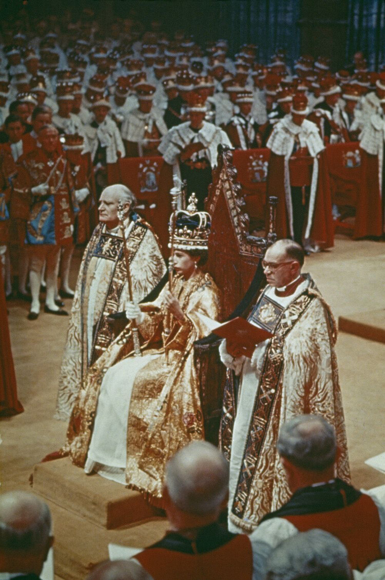 Коронация королевы Елизаветы II 2 июня 1953 г., Вестминстерское аббатства, Лондон, Англия