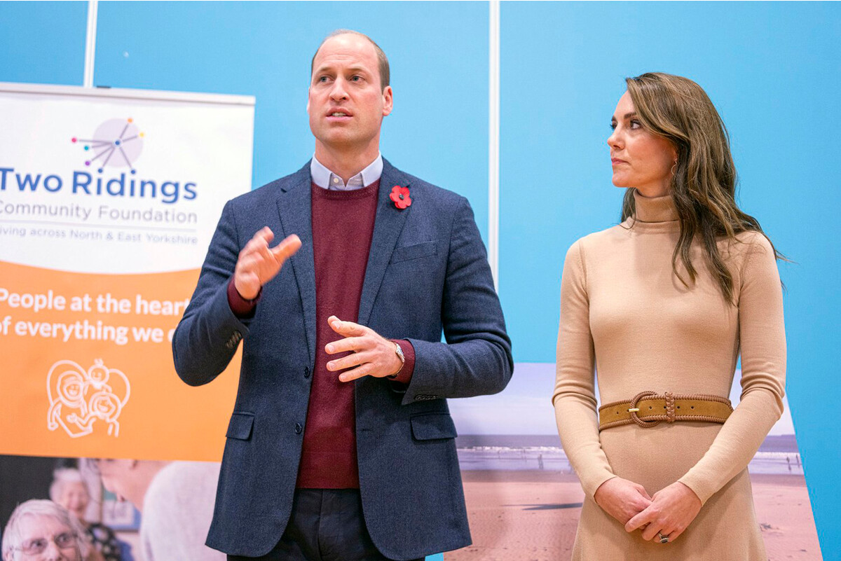 Принц Уильям и Кейт Миддлтон во время официального визита в благотворительную организацию Скарборо &mdash; &laquo;The Street&raquo;, 3 ноября 2022 года, Англия