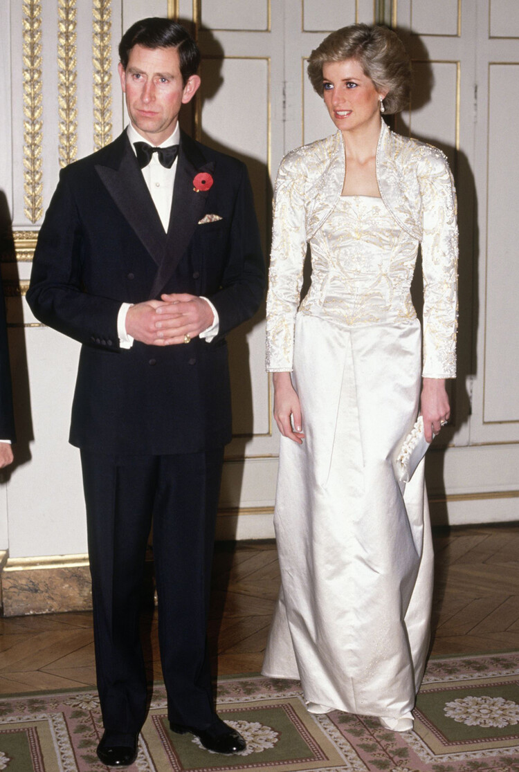 Как принц Филипп и Елизавета II пытались спасти брак Чарльза и Дианы