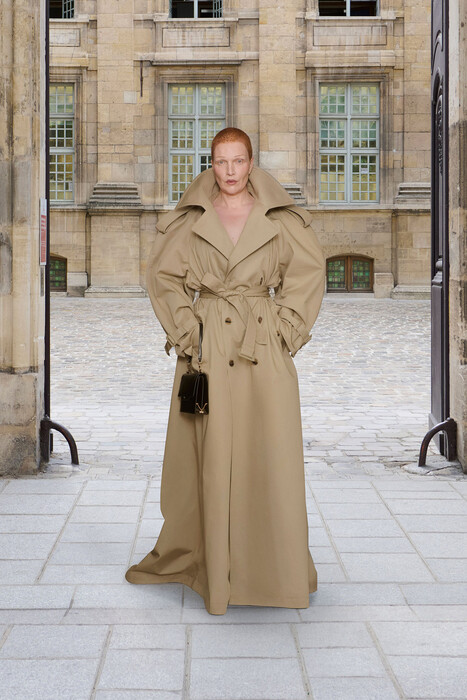 Balenciaga Couture Fall 2025 / Balenciaga Couture коллекция осень 2025