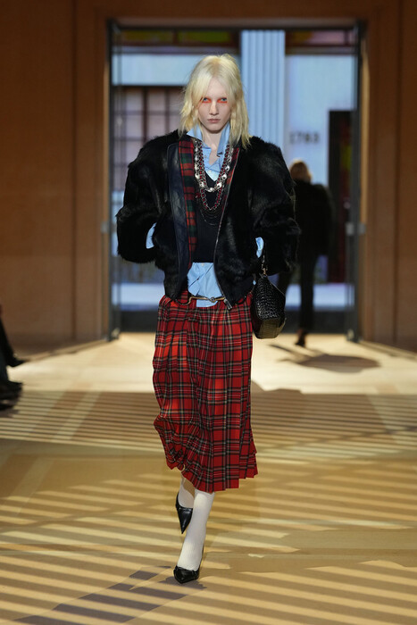 Gucci коллекция весна-лето 2027 / Gucci Spring 2027