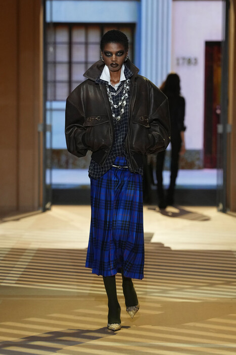 Gucci коллекция весна-лето 2027 / Gucci Spring 2027