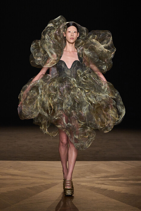 Iris van Herpen Couture Fall 2025 / Iris van Herpen Couture окллекция осень 2025