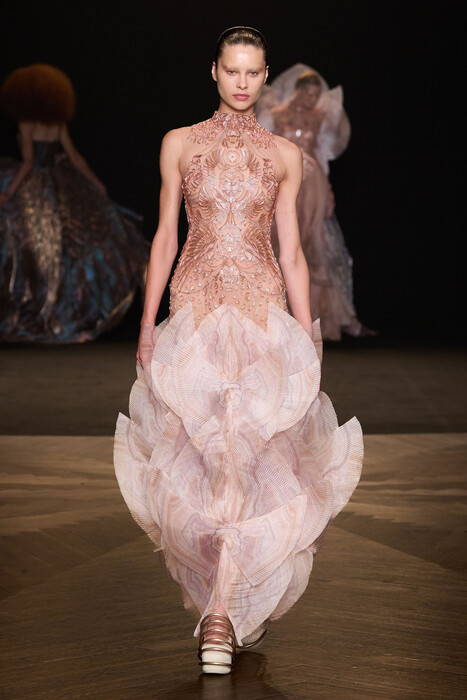 Iris van Herpen Couture Fall 2025 / Iris van Herpen Couture окллекция осень 2025