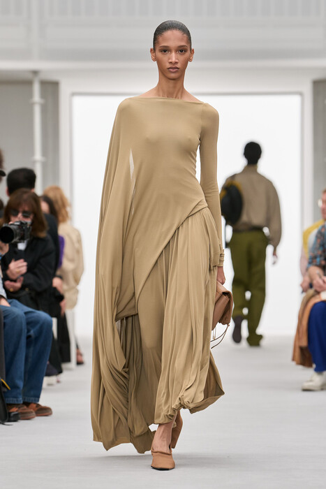 Loewe коллекция весна-лето 2027 / Loewe Spring 2027
