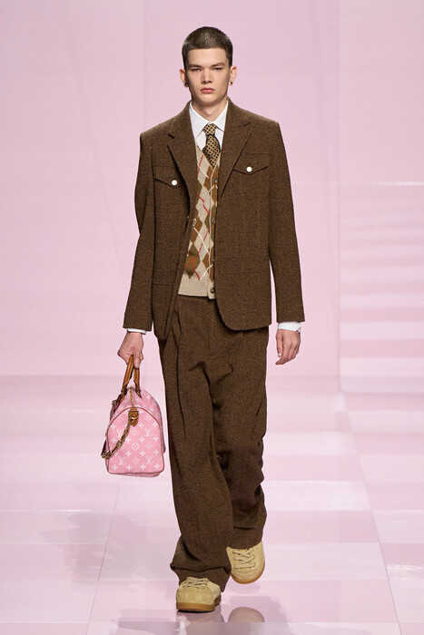 Louis Vuitton fall 2025 menswear / Louis Vuitton осень-зима 2025/26