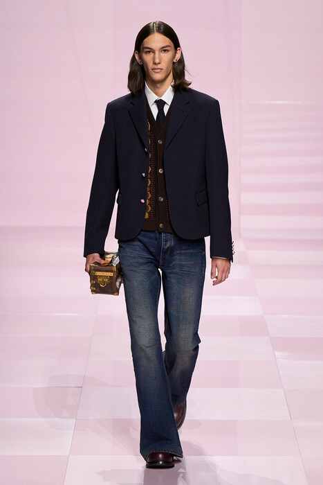 Louis Vuitton fall 2025 menswear / Louis Vuitton осень-зима 2025/26