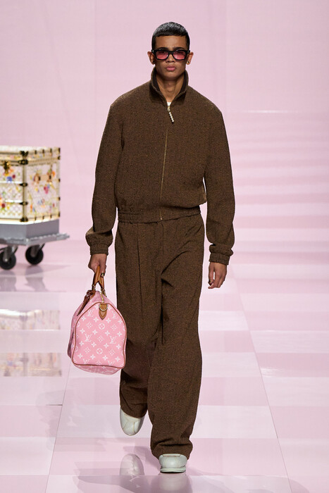 Louis Vuitton fall 2025 menswear / Louis Vuitton осень-зима 2025/26