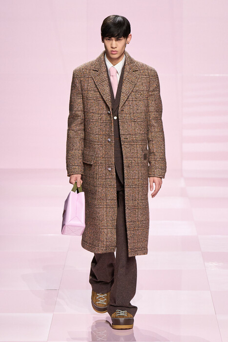 Louis Vuitton fall 2025 menswear / Louis Vuitton осень-зима 2025/26