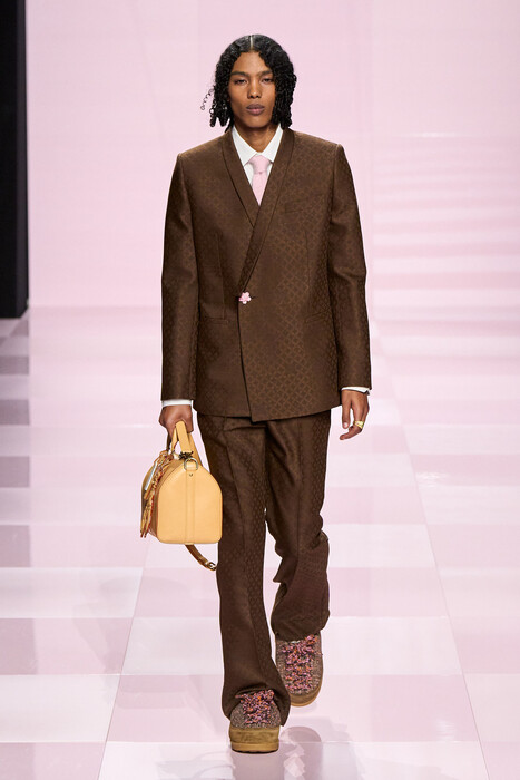 Louis Vuitton fall 2025 menswear / Louis Vuitton осень-зима 2025/26