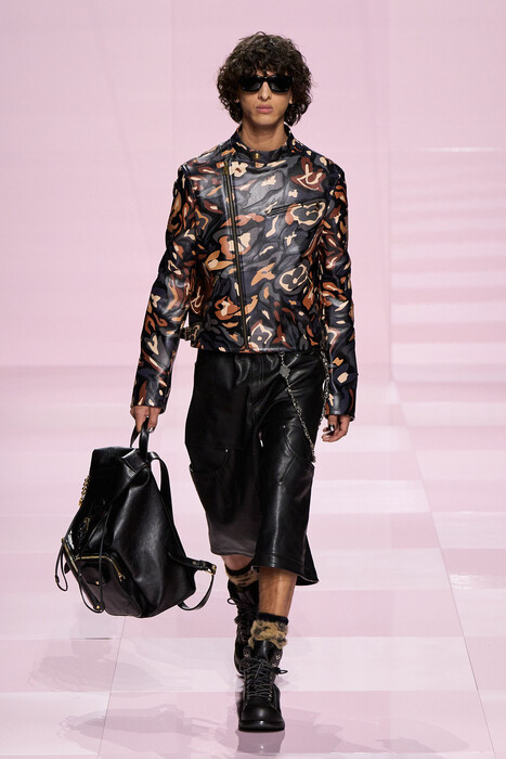 Louis Vuitton fall 2025 menswear / Louis Vuitton осень-зима 2025/26