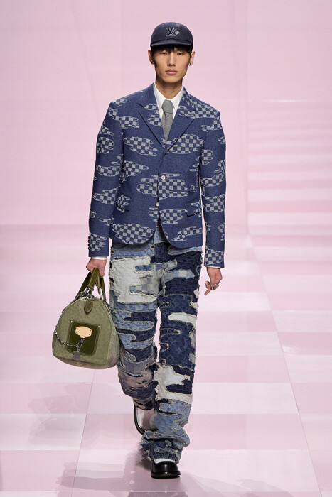 Louis Vuitton fall 2025 menswear / Louis Vuitton осень-зима 2025/26