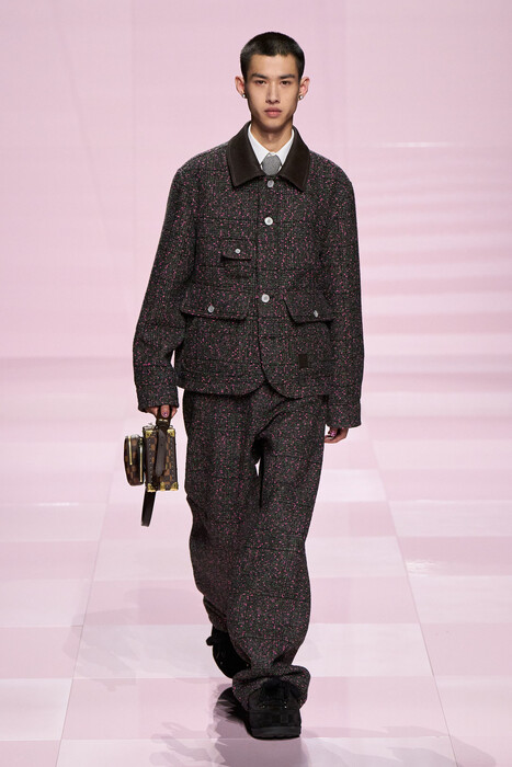 Louis Vuitton fall 2025 menswear / Louis Vuitton осень-зима 2025/26