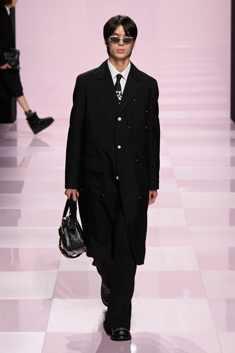 Louis Vuitton fall 2025 menswear / Louis Vuitton осень-зима 2025/26