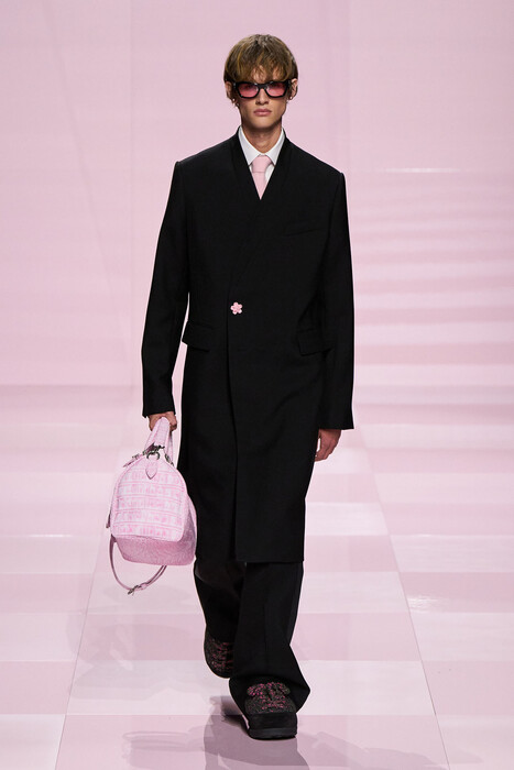 Louis Vuitton fall 2025 menswear / Louis Vuitton осень-зима 2025/26