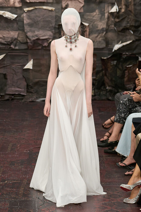 Maison Margiela Couture Fall 2025 / Maison Margiela Couture коллекция осень 2025