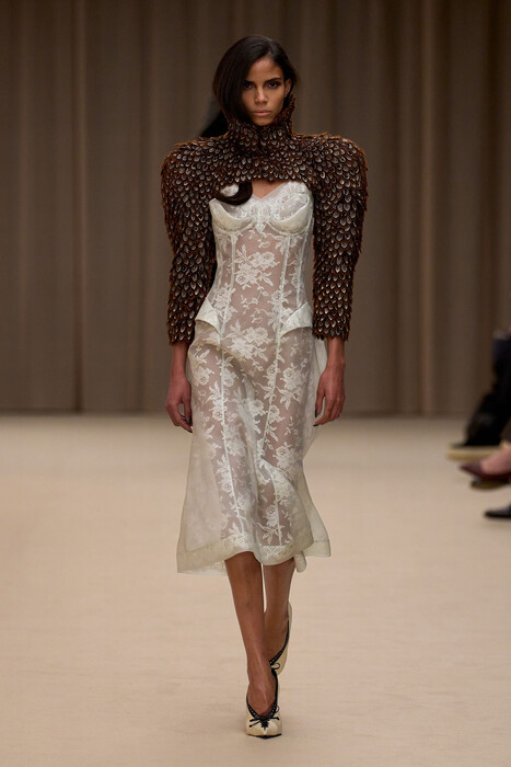 Alexander McQueen коллекция осень-зима 2026