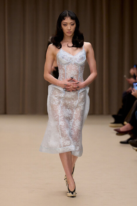 Alexander McQueen коллекция осень-зима 2026